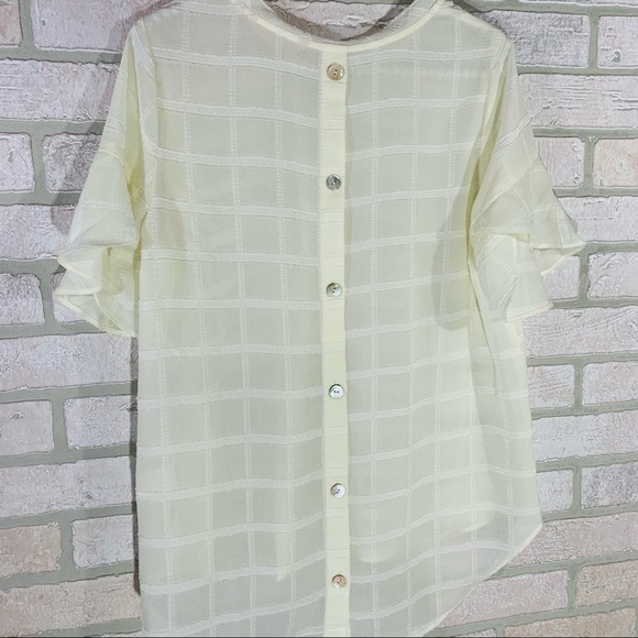 Soft Surroundings Cream Button Back Flutter Sleeve Top Size S - Picture 5 of 8